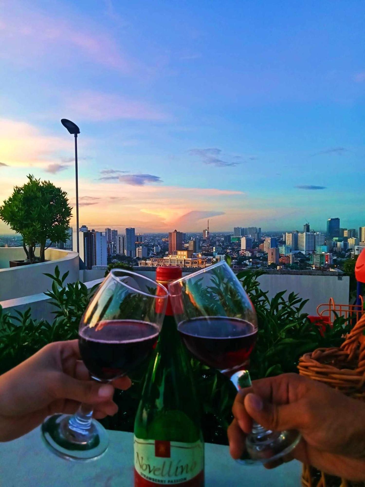 K2 Suites Staycation Quezon City Exterior photo